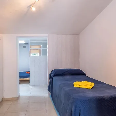 At The * מארבלה